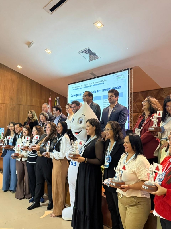 Itaúna se destaca em congresso sobre vacinação e recebe certificação importante
