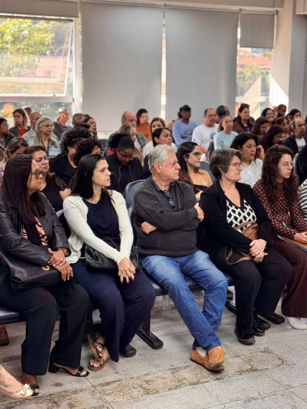 Itaúna promove capacitação sobre escuta especializada para crianças e adolescentes vítimas de violência