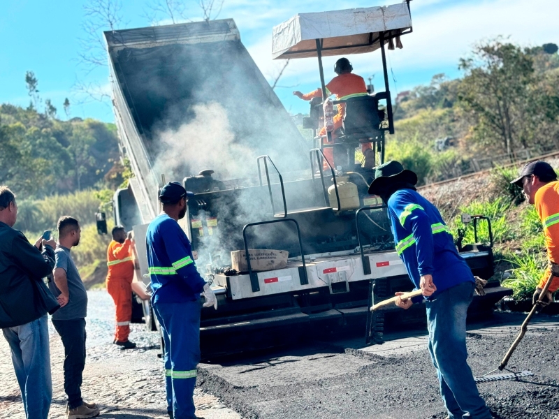 Itaúna inicia obras de pavimentação na Avenida Lenhita para melhorar mobilidade urbana